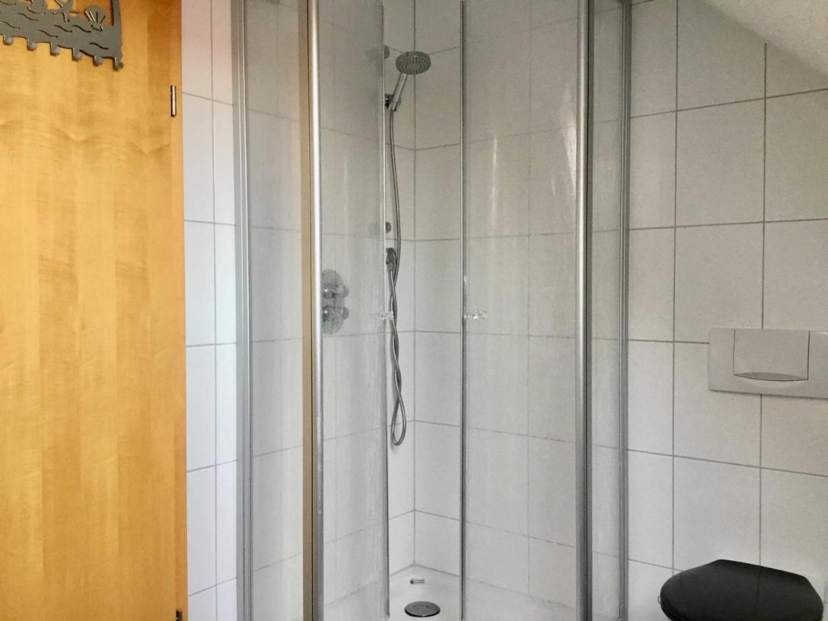 Ferienwohnung Rossis Nuest, 31516 Uplengen Exterior foto